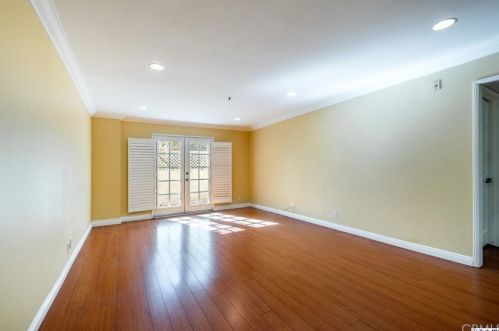 612 Columbus Ave, Glendale, CA 91203-1789