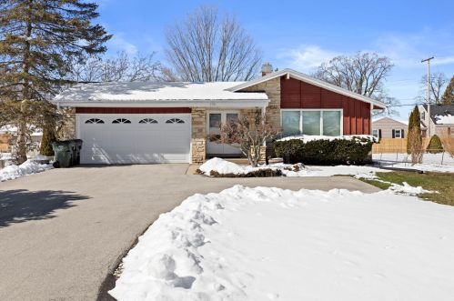 1701 168th St, Waukesha, WI 53151-1315