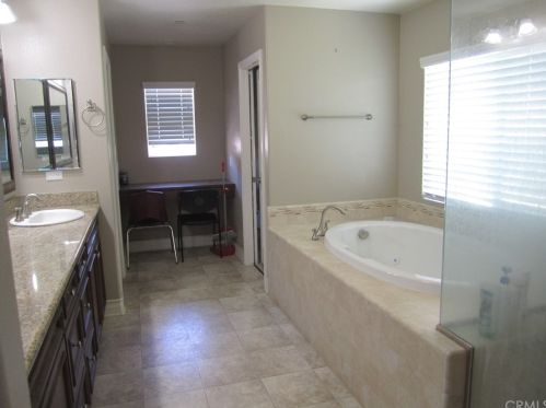 6546 Vanderbilt St, Chino CA  91710-6917 exterior