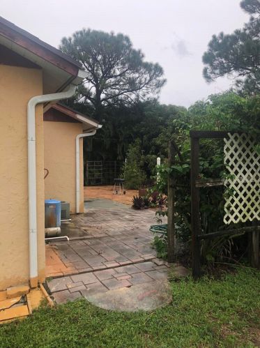 244 Holden Ter, Fort Pierce, FL 34984-3604