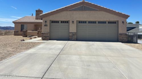 841 Thunderbolt Ave, Lake Havasu City, AZ 86406-7803