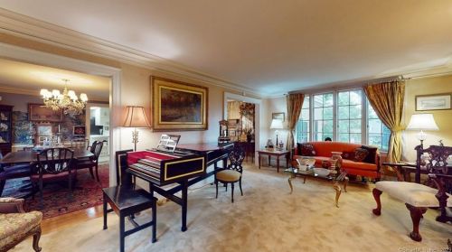 541 Lincoln St, New Britain CT 06052-1802 exterior