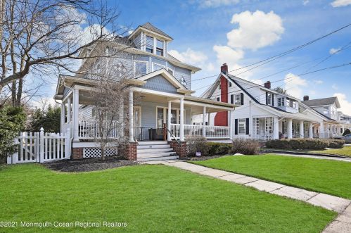 30 Broadway, East Freehold, NJ 07728-1806