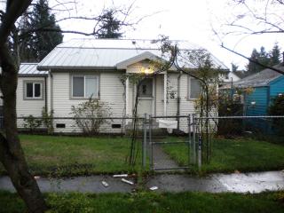 719 Donovan St, Seattle WA  98108-4632 exterior