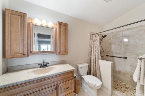 524 Rivers Edge Ct, Mishawaka IN 46544-4173 exterior