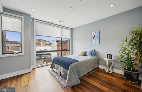 310 Fairmount Ave, Philadelphia PA  19123-2931 exterior