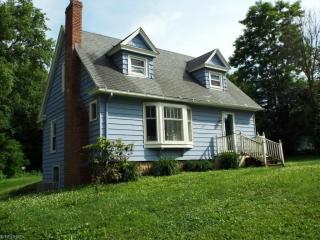 8320 Center St, Nelson, OH 44231-9701