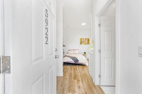 5920 Riverton Ave, North Hollywood CA  91601-1443 exterior