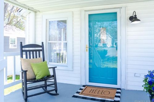 10 Beech St, Danbury CT  06810-5720 exterior