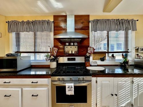 46 Mcgrath Ln, Exeter CT  06249-2608 exterior