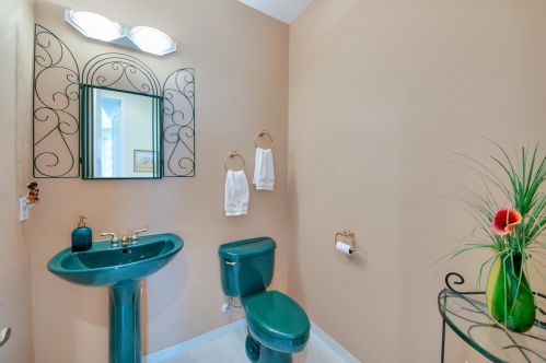 7110 Veneto Dr, Boynton Beach FL  33437-3741 exterior