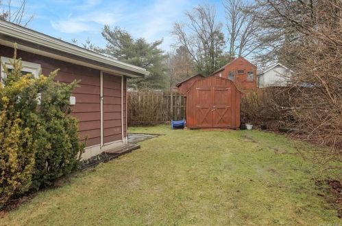 190 Lake Shore Dr, Rock Hill, NY 12775-6525
