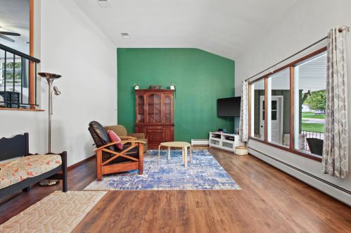 1428 Scenic Dr, Hubertus, WI 53033-9605