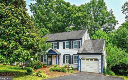 9213 Byron Ter, Springfield, VA 22015-2037