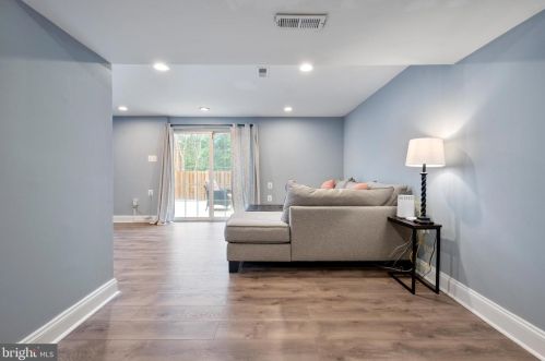 11853 Dunlop Ct, Herndon VA  20191-2709 exterior