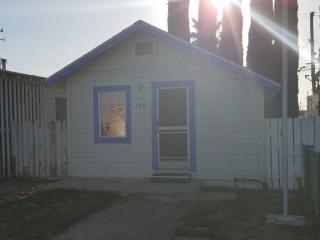 115 Hopkins Ave, Bakersfield CA  93308-4808 exterior