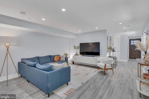824 Varnum St, Washington, DC 20011-7232