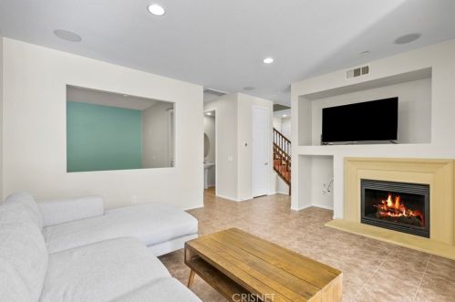 20054 Christopher Ln, Santa Clarita CA  91350-3685 exterior
