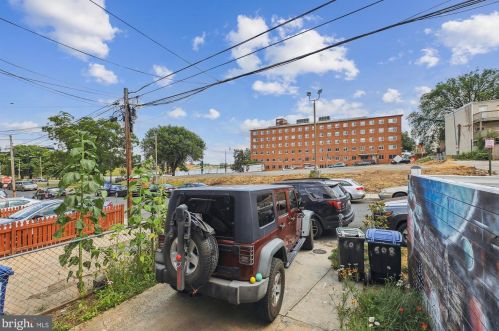 608 Columbia Rd, Washington DC 20001-2905 exterior