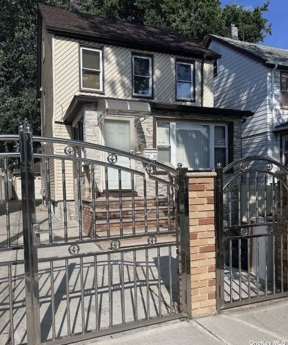112-31 203rd St, Jamaica, NY 11412-3423