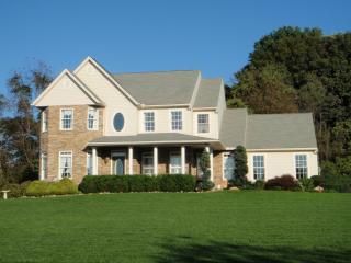 2083 Kally Ridge Rd, Hellertown, PA 18055-3161