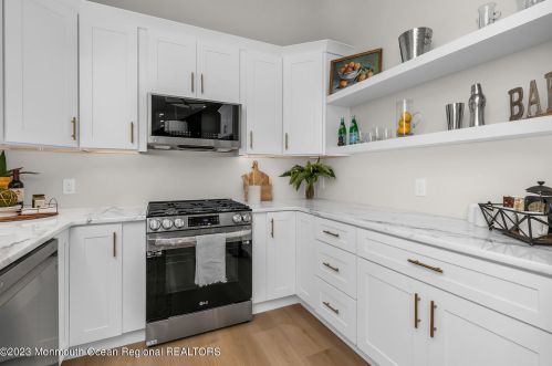 11 Mallard St, Hazlet NJ 07730-1413 exterior