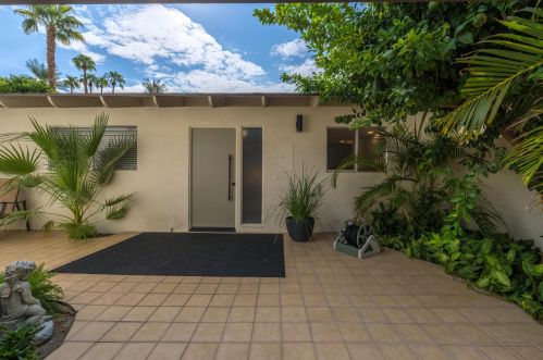 49131 Washington St, La Quinta CA  92253-2214 exterior
