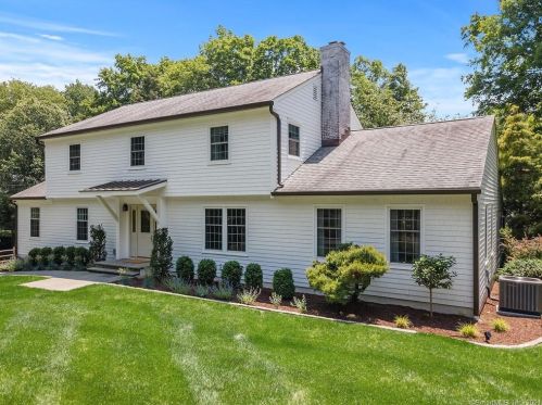 12 Falmouth Rd, Stamford CT  06903-2312 exterior