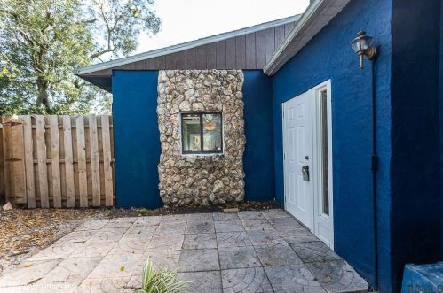 152 Oak Ln, Flagler Beach, FL 32136-3474