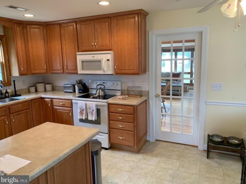 13725 Post Oak Rd, Spotsylvania VA  22551-5443 exterior