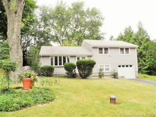 24 Wildwood Ln, Uncasville, CT 06382-1432