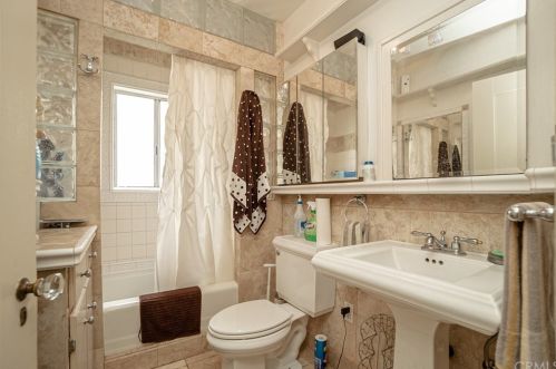 229 Euclid Ave, Long Beach CA  90815-2518 exterior
