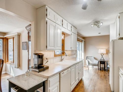 1290 Guthrie Ave, Saint Paul, MN 55128-5911