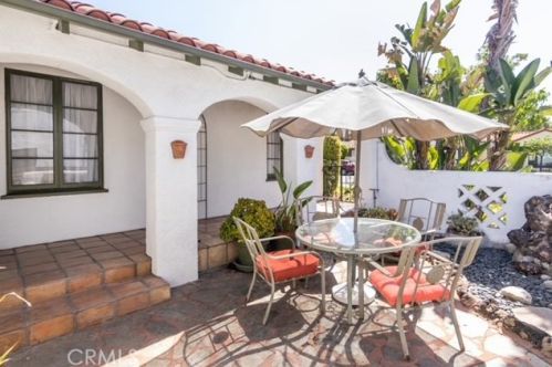 707 Portola Ave, Glendale, CA 91206-2142