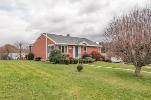 3017 Artfield St, New Kensington, PA 15068-3401
