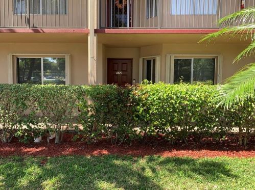 950 138th Ave, Hollywood FL 33027-3538 exterior