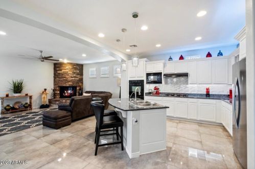 550 Emerson St, Chandler AZ  85248-4700 exterior