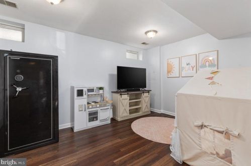 9078 Falcon Glen Ct, Bristow VA  20136-5739 exterior