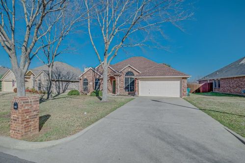 2608 Coffey Dr, Denton TX  76207-1145 exterior