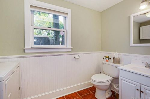 245 Dixon St, Bridgeport CT  06604-1805 exterior