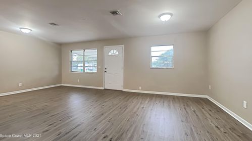 415 Crown Blvd, Melbourne, FL 32901-8605