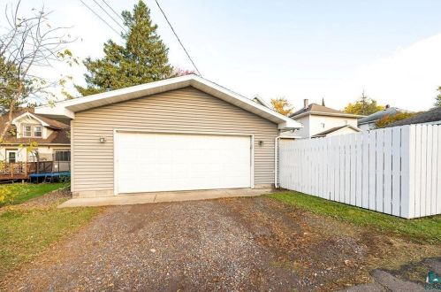111 15th St, Scanlon, MN 55720-1916