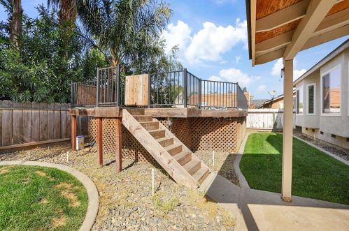 696 Tahoe St, Manteca CA  95337-6853 exterior