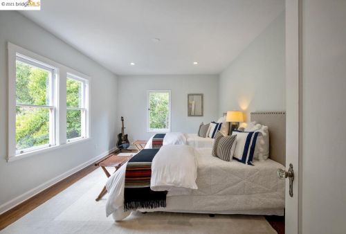 1 Downey Pl, Oakland CA  94610-1809 exterior