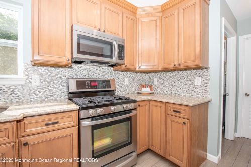 9 Maxim Ct, Jackson Twp NJ 08527-3893 exterior