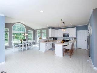 1524 Cherokee Ln, Vineland, NJ 08361-6418