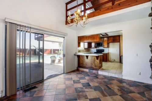 1812 Golf Rd, Turlock CA  95380-9746 exterior