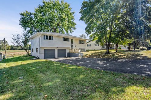 1169 Michigan St, Bellefontaine, OH 43311-2518