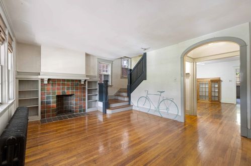 5507 Avondale Pl, Pittsburgh, PA 15206-1404