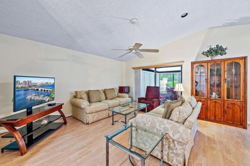 77 Ironwood Way, West Palm Beach, FL 33418-3718
